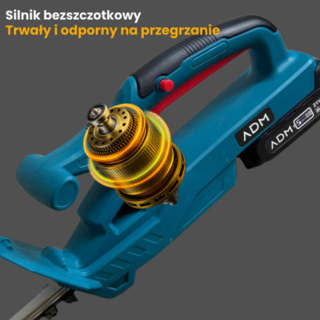 Zbliżenie na uchwyt akumulatorowych nożyc do żywopłotu ADM z podkreślonym trwałym silnikiem bezszczotkowym, zapewniającym dłuższą żywotność i odporność na ciepło
